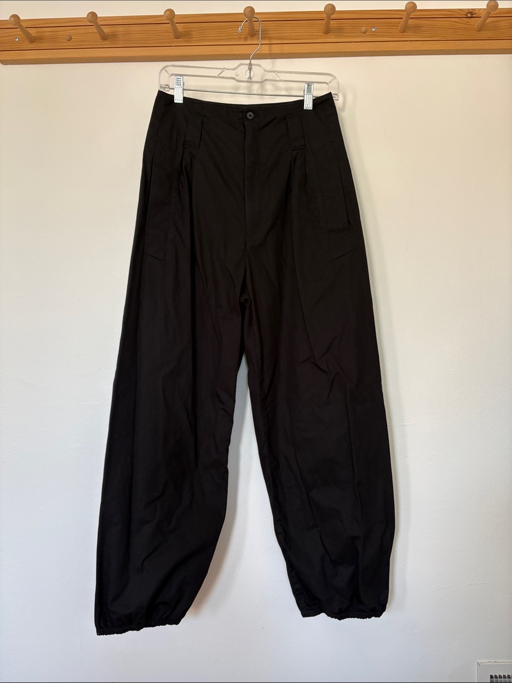 Uniqlo Black Cargo-Style Elastic Hem Pants